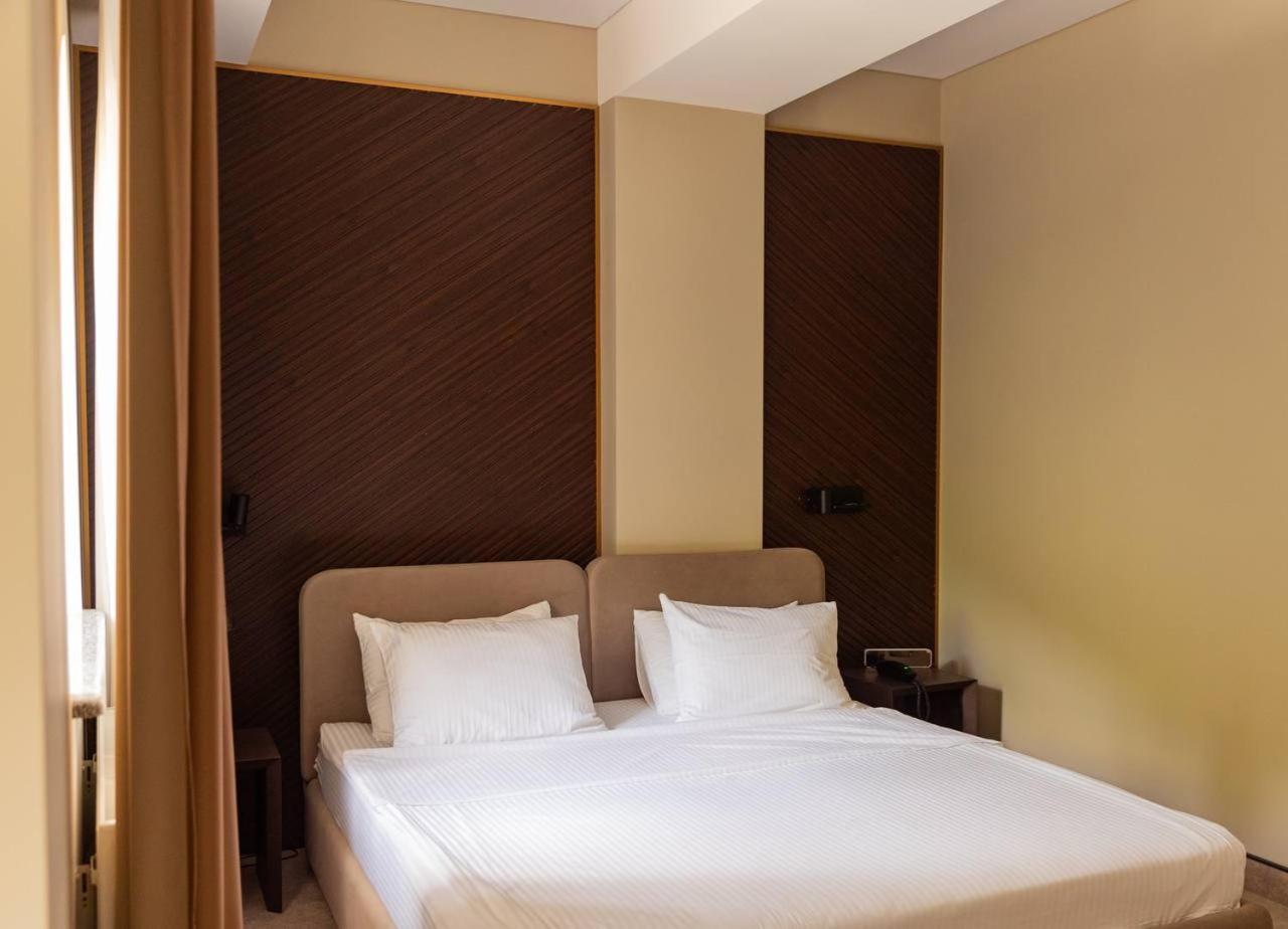 Park Hotel Bristol Uschhorod Zimmer foto