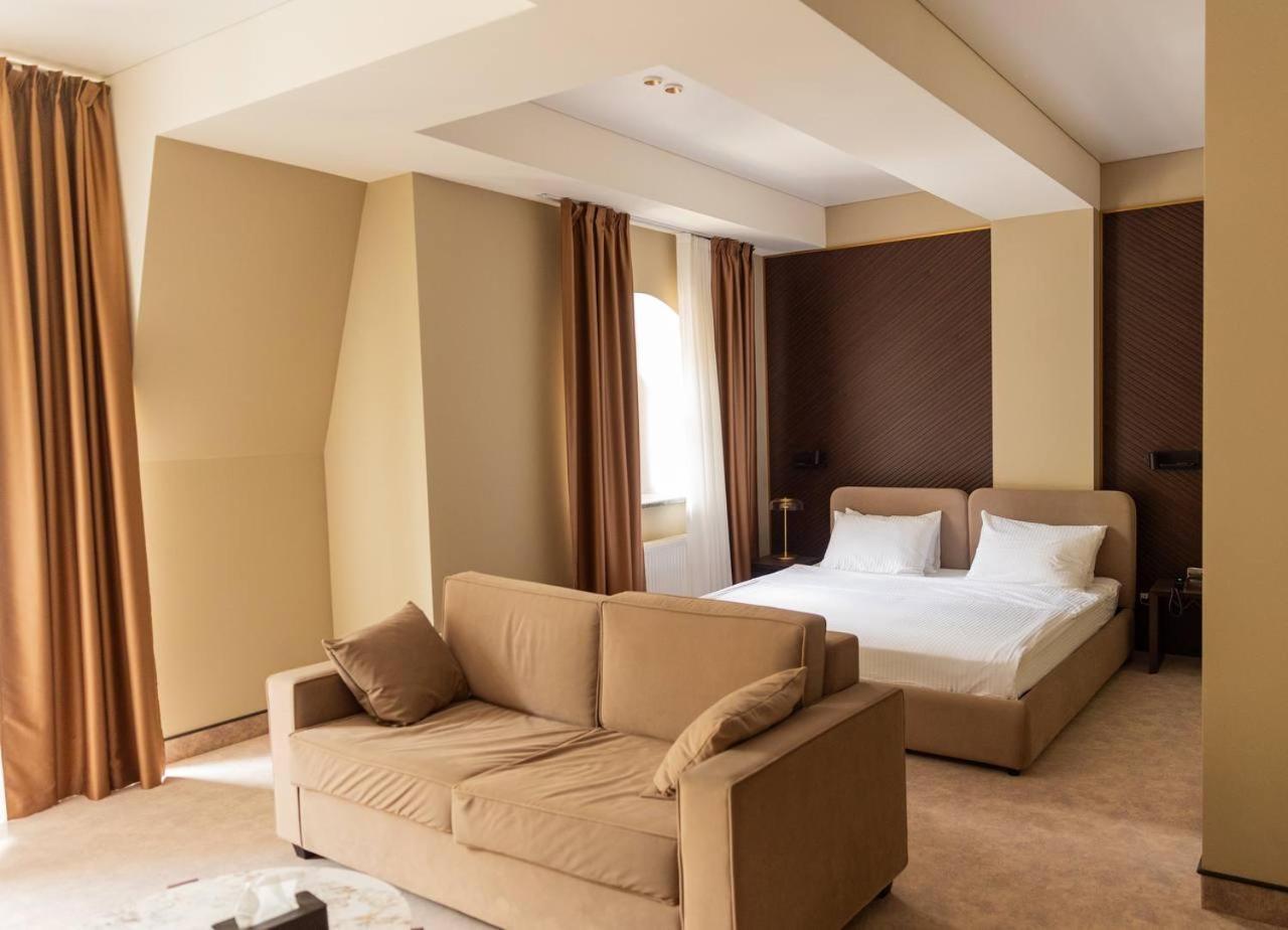 Park Hotel Bristol Uschhorod Zimmer foto