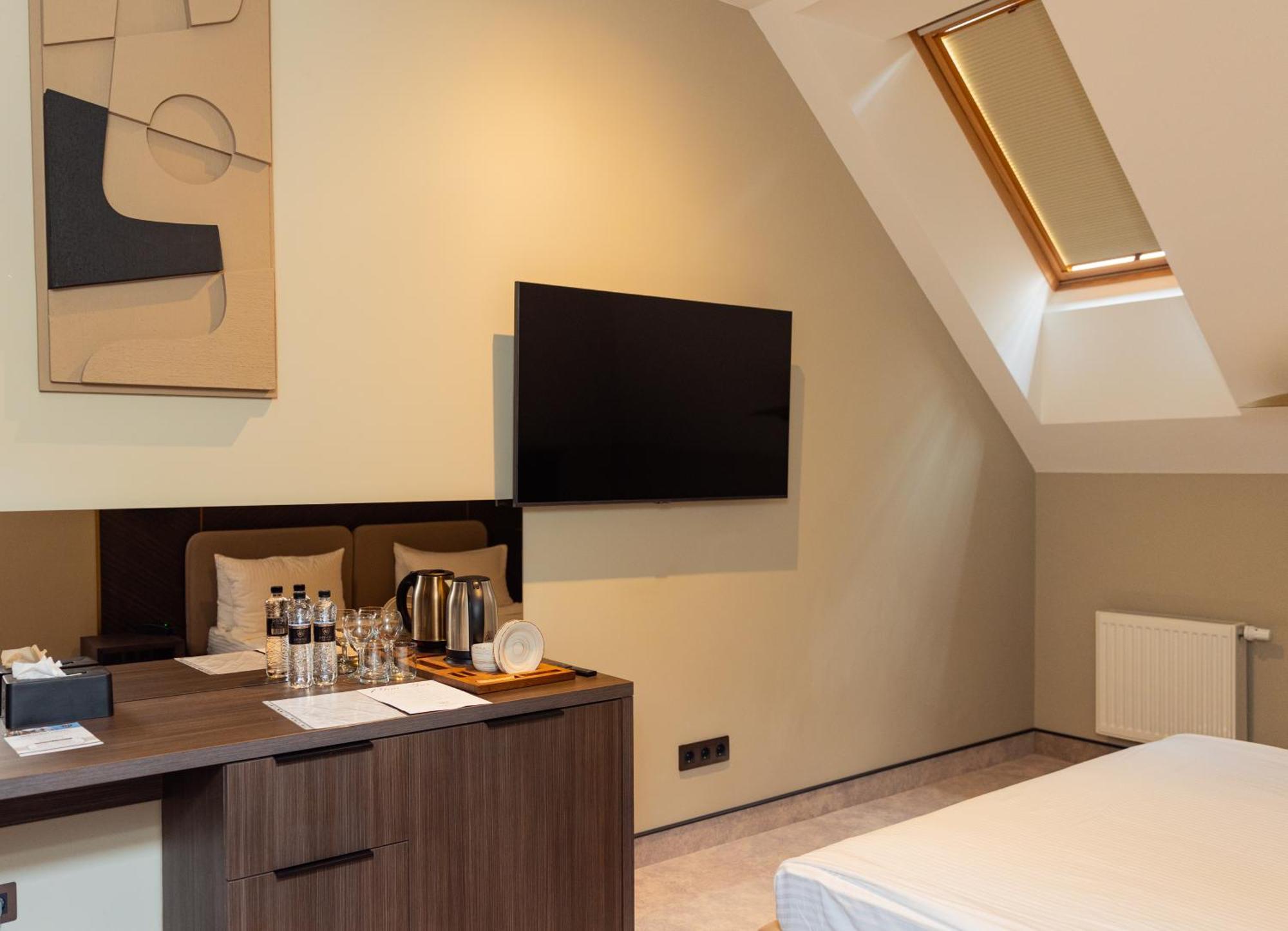 Park Hotel Bristol Uschhorod Zimmer foto